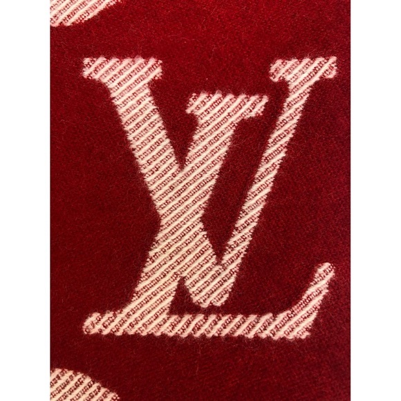 Louis Vuitton Monogram Scarf - Picture 5 of 5